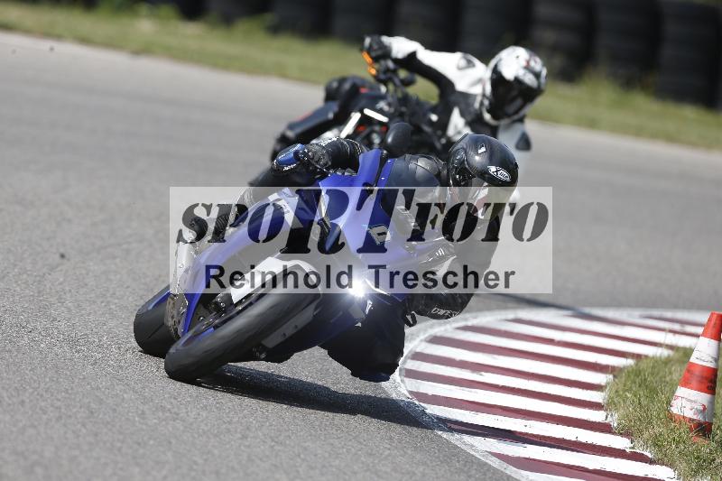 Archiv-2025/49 26.08.2025 Cornu Master School ADR/blau-bleu/0-5